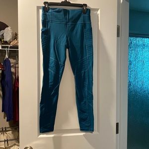 Athleta leggings. Teal. Size S. With pockets